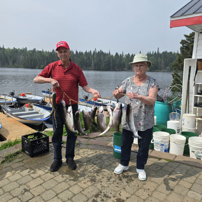 souvenir_real-masse_17 Couple de retraités à la pêche à la truite à la pourvoirie Au Pays de Réal Massé