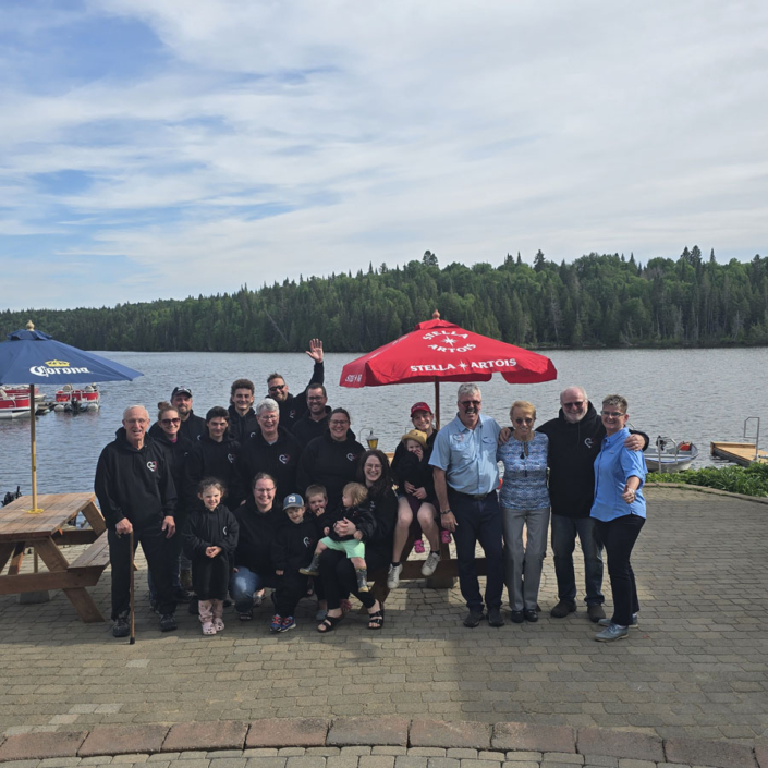 souvenir_real-masse_20 Groupe d'amis et famille à la pourvoirie Au Pays de Réal Massé dans Lanaudière