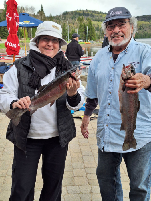 souvenir_real-masse_31 Couple de retraités à la pêche à la truite à la pourvoirie Au Pays de Réal Massé