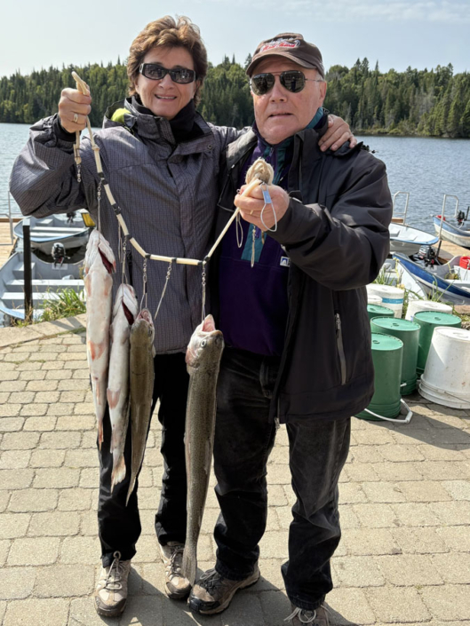 souvenir_real-masse_37 Couple de retraités à la pêche à la truite à la pourvoirie Au Pays de Réal Massé