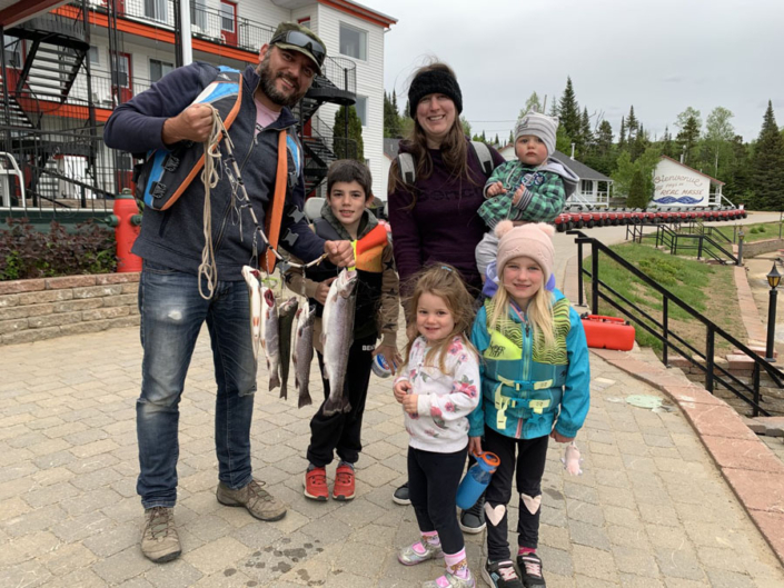 souvenir_real-masse_45 Famille à la pêche la pourvoirie Au Pays de Réal Massé dans Lanaudière